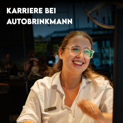 Karriere be iAutoBrinkmann-eine lachende frau mit brille